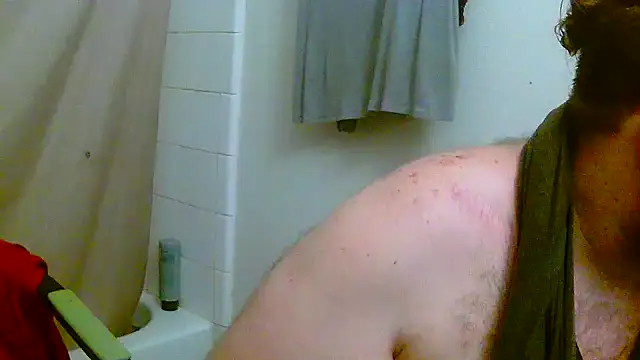 Snapshot of cloudyogdaddy_lilbelle chatting on January 15, 2026, 2:53 pm cloudyogdaddy lilbelle online show from January 15, 2026, 2:53 pm