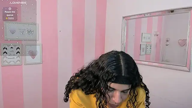 Snapshot of Amaia_Monroe chatting on May 13, 2026, 3:13 am Amaia Monroe online show from May 13, 2026, 3:13 am