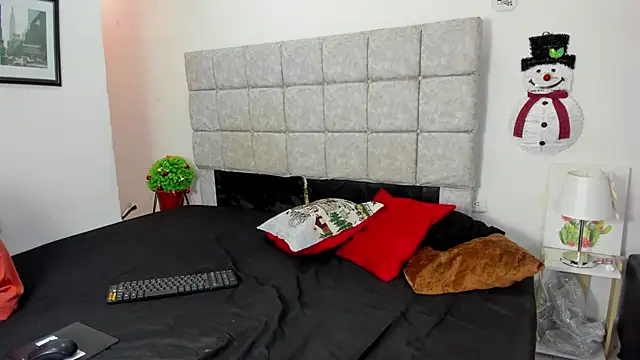 sofiia smith  online show from December 5, 2025, 9:23 pm