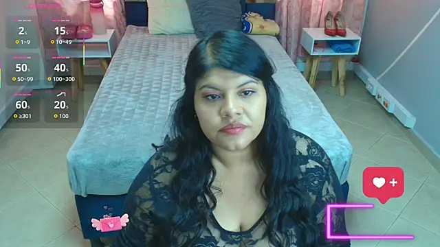 Natasha Saenz   online show from December 3, 2025, 1:32 pm