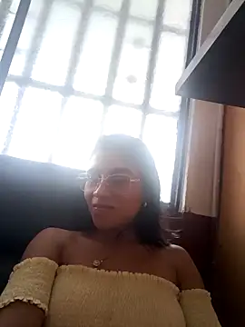 AnitaDuque online show from February 8, 2026, 7:11 pm