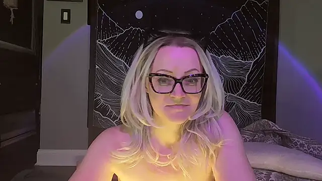 Snapshot of only_one_onyx chatting on November 29, 2025, 3:17 am only one onyx online show from November 29, 2025, 3:17 am