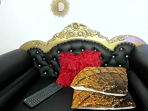 Snapshot of cristal_millers chatting on June 5, 2026, 8:03 pm cristal millers online show from June 5, 2026, 8:03 pm