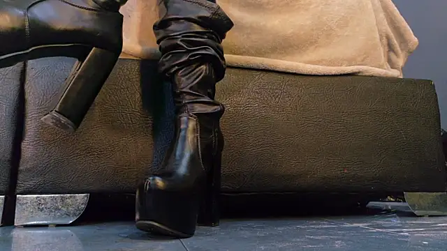 MilaDeRoux online show from February 19, 2026, 3:36 am