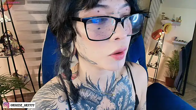 AryRousse online show from April 16, 2026, 1:39 am