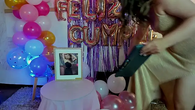 AriaRous online show from March 28, 2026, 3:13 pm