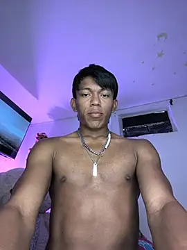 santinaughty online show from May 7, 2026, 9:18 pm