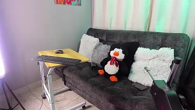 BonnieRitz online show from December 2, 2025, 12:18 pm