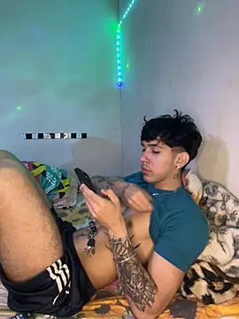 Snapshot of wil_hot chatting on December 1, 2025, 3:35 pm wil hot online show from December 1, 2025, 3:35 pm