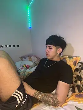 Snapshot of wil_hot chatting on November 30, 2025, 5:36 pm wil hot online show from November 30, 2025, 5:36 pm