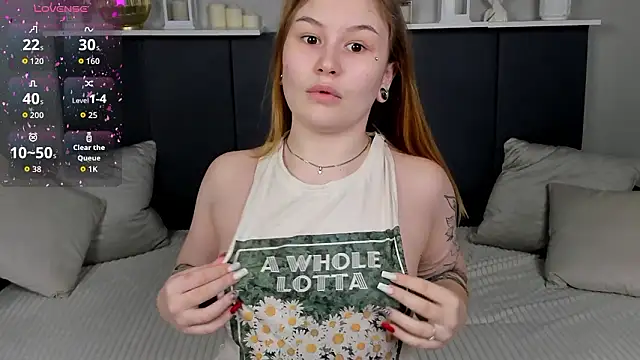 Snapshot of MilanaXHoney chatting on March 16, 2026, 12:51 am MilanaXHoney online show from March 16, 2026, 12:51 am
