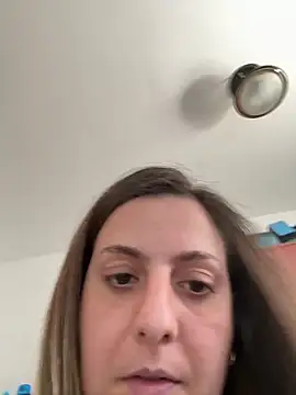 Sareyxon online show from April 19, 2026, 1:45 pm