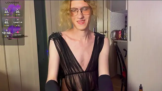 Avery adam online show from March 9, 2026, 2:04 am