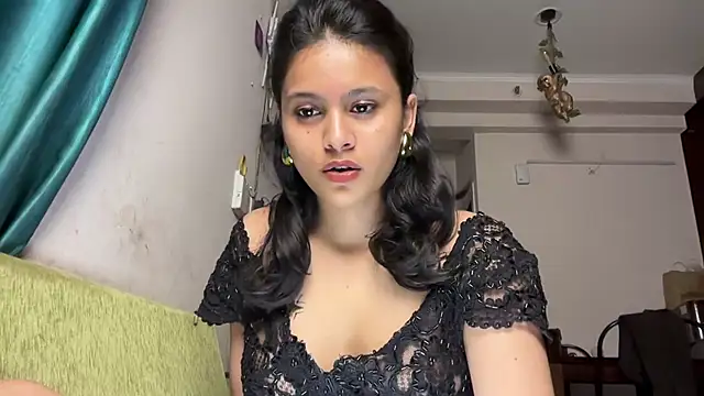 Piyyuu online show from July 7, 2026, 10:46 pm