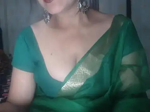 Hotronita123 online show from February 4, 2026, 5:19 pm