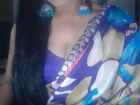 Hotronita123 online show from March 4, 2026, 5:10 pm