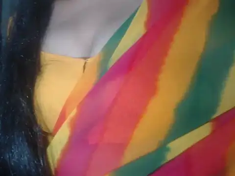 Snapshot of Hotronita123 chatting on December 4, 2025, 5:23 pm Hotronita123 online show from December 4, 2025, 5:23 pm