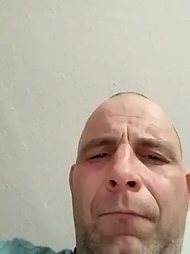 Dannihgd online show from November 29, 2025, 10:37 am