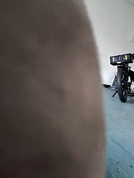 newusrr123678 online show from November 29, 2025, 1:44 pm