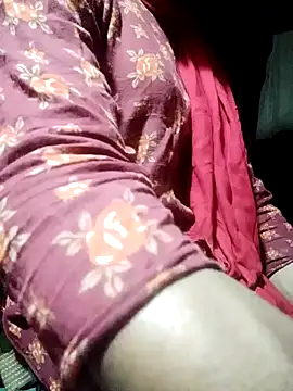 qeen3321 online show from December 1, 2025, 2:40 pm