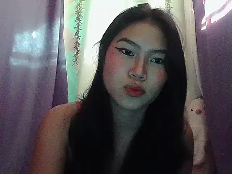 Snapshot of Allysonxx05 chatting on February 27, 2026, 11:04 pm Allysonxx05 online show from February 27, 2026, 11:04 pm