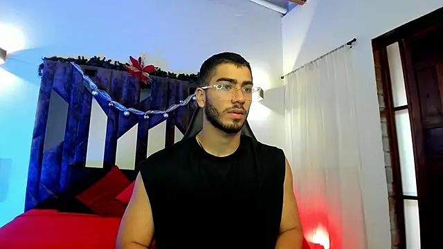 Franco banderas online show from December 3, 2025, 3:22 pm