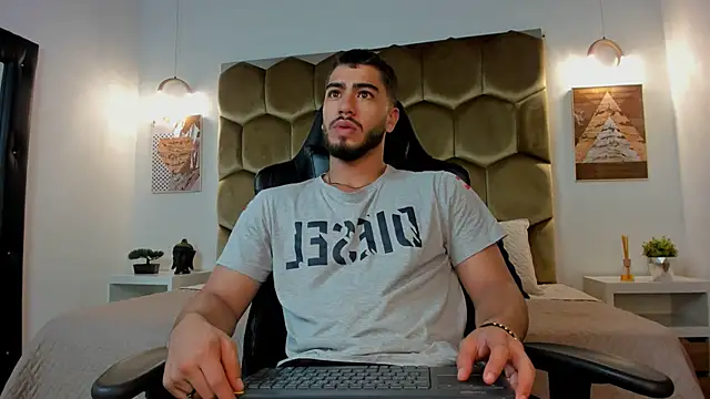 Franco banderas online show from February 16, 2026, 9:30 am