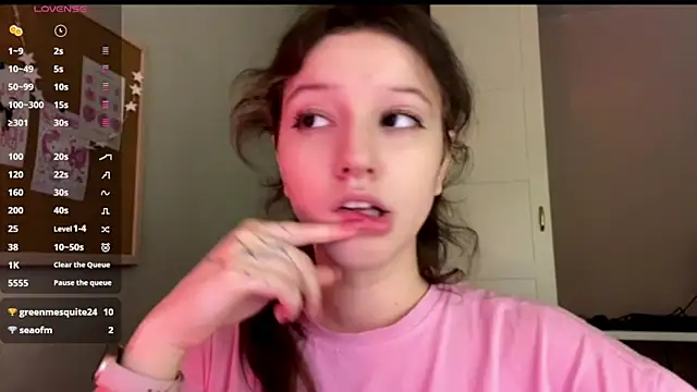 kiridiasiis online show from December 1, 2025, 2:40 pm