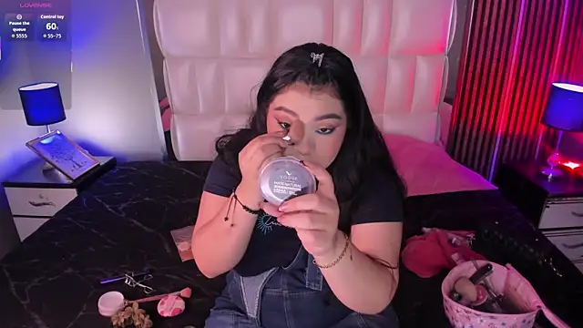 Snapshot of xCharlotte_20 chatting on February 16, 2026, 8:18 pm xCharlotte 20 online show from February 16, 2026, 8:18 pm