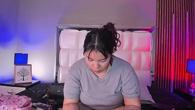 Snapshot of xCharlotte_20 chatting on February 17, 2026, 7:55 pm xCharlotte 20 online show from February 17, 2026, 7:55 pm