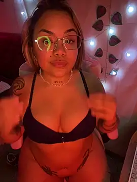 Snapshot of Lindalatina2001 chatting on May 20, 2026, 6:05 pm Lindalatina2001 online show from May 20, 2026, 6:05 pm