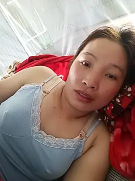 Snapshot of Evelyn-n chatting on December 19, 2025, 5:10 am Evelyn-n online show from December 19, 2025, 5:10 am