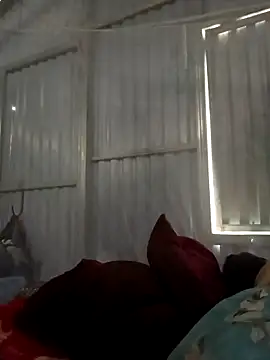 Snapshot of Evelyn-n chatting on February 19, 2026, 5:59 am Evelyn-n online show from February 19, 2026, 5:59 am