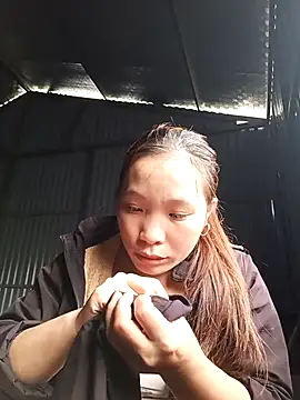 Snapshot of Evelyn-n chatting on February 22, 2026, 12:57 am Evelyn-n online show from February 22, 2026, 12:57 am