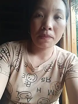Snapshot of Evelyn-n chatting on June 16, 2026, 9:31 am Evelyn-n online show from June 16, 2026, 9:31 am