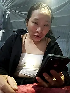 Snapshot of Evelyn-n chatting on February 20, 2026, 11:39 pm Evelyn-n online show from February 20, 2026, 11:39 pm