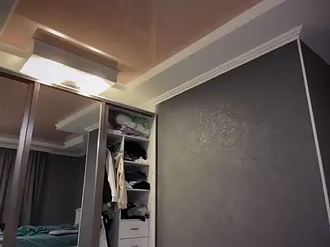 lilXdomii online show from December 18, 2025, 11:03 am