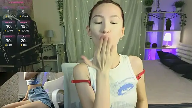 Ssin Megan online show from December 15, 2025, 11:05 am