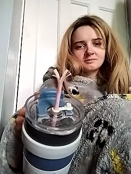 Snapshot of Amy01112 chatting on January 13, 2026, 1:59 pm Amy01112 online show from January 13, 2026, 1:59 pm