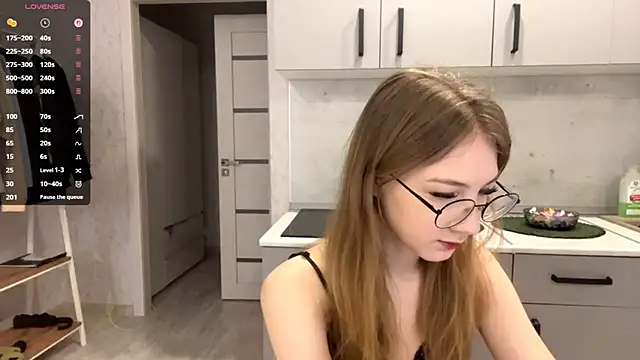 Snapshot of MargyDejong chatting on March 3, 2026, 10:33 am MargyDejong online show from March 3, 2026, 10:33 am