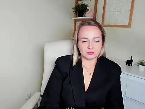 Karenblond online show from December 2, 2025, 6:48 am