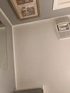 Lalin2323 online show from April 10, 2026, 12:50 am