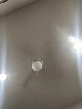 Lalin2323 online show from March 16, 2026, 2:30 am