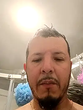 Lalin2323 online show from April 11, 2026, 2:41 am