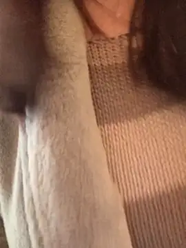 gatitachula93 online show from February 23, 2026, 2:28 pm