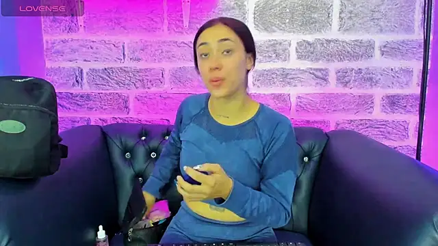 Snapshot of Ariana_collinss chatting on May 14, 2026, 12:24 pm Ariana collinss online show from May 14, 2026, 12:24 pm
