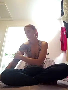 poleslut69 online show from December 5, 2025, 3:32 pm