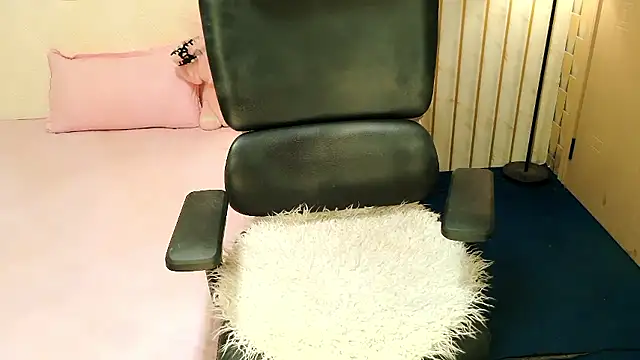 Ghost-04 online show from April 22, 2026, 9:32 pm