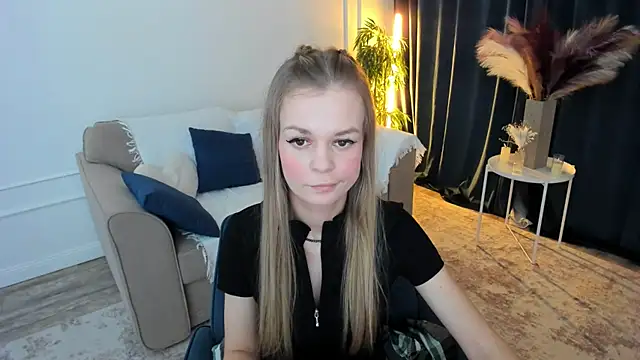 MidnighteAura online show from July 16, 2026, 7:33 pm