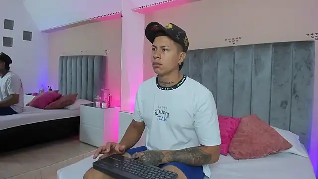 kaylaa sex online show from March 5, 2026, 1:19 pm